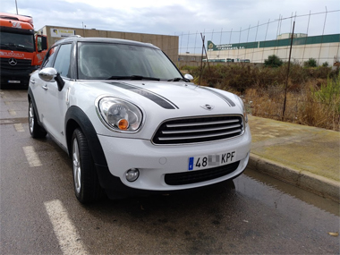 Mini Cooper Countryman with new "KPF" Spanish reg plates Mini Cooper Countryman
